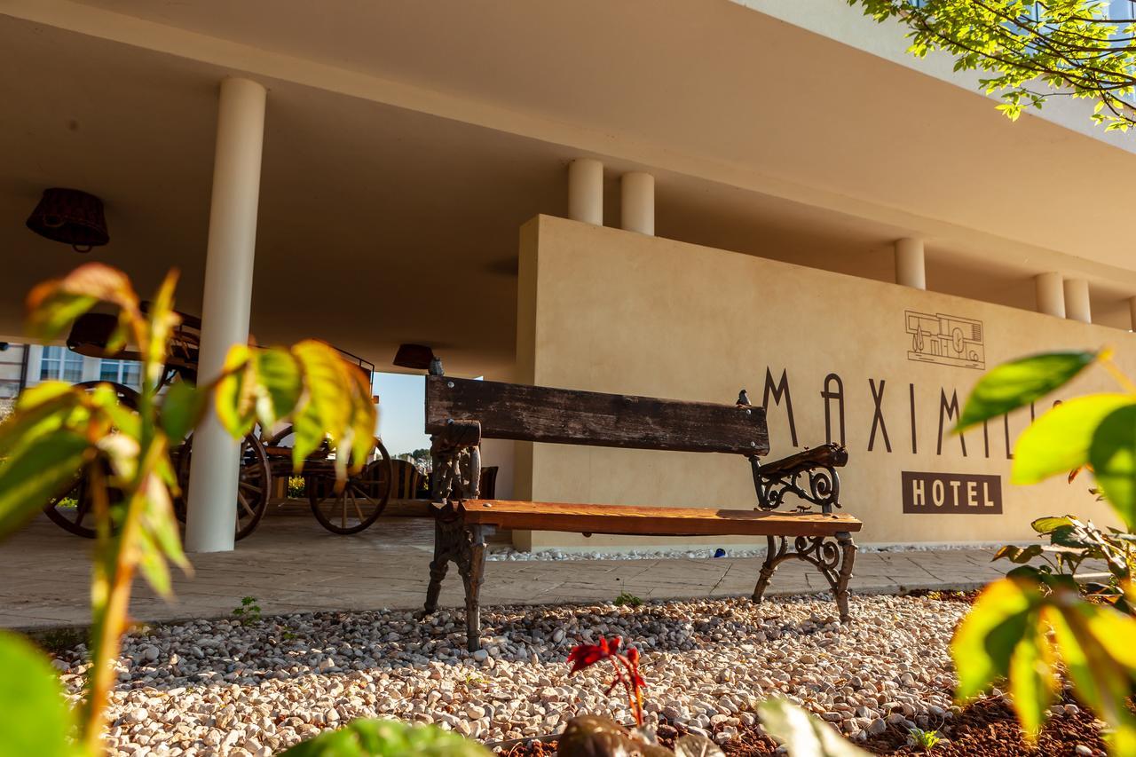 Hotel Maximilian باردولينو المظهر الخارجي الصورة